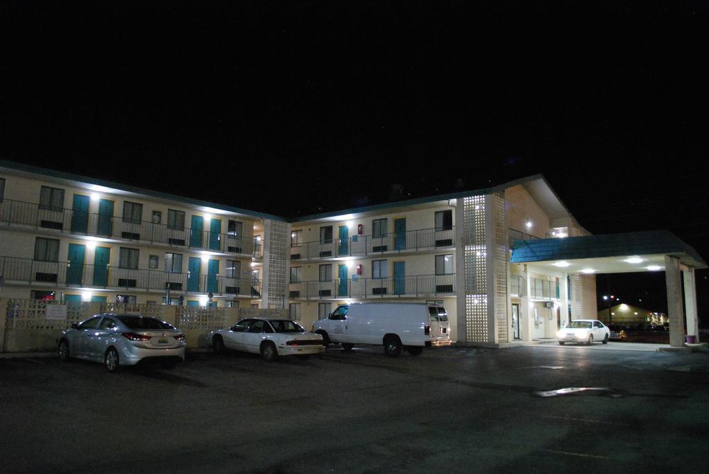 Bama Inn Huntsville Zewnętrze zdjęcie