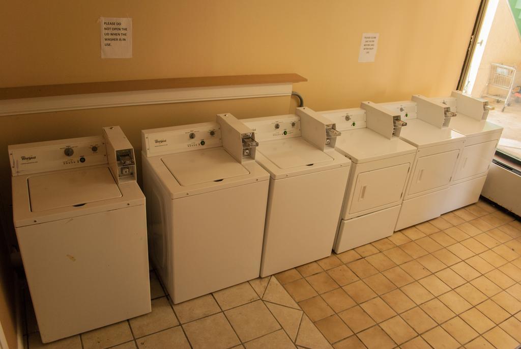 Bama Inn Huntsville Zewnętrze zdjęcie