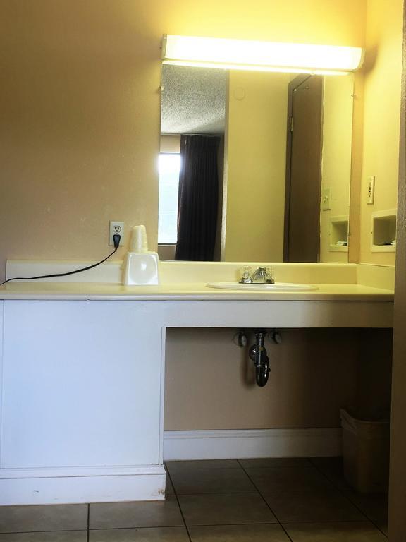 Bama Inn Huntsville Zewnętrze zdjęcie
